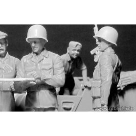 MB 1:35 35161 HITCHING A RIDE, US PARATROOPERS AND CIVILIANS, 1945