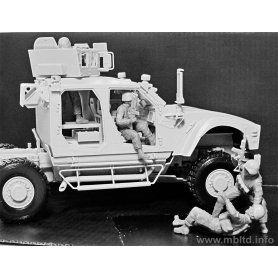 MB 1:35 35170 "Man Down!" US MODERN ARMY, MIDDLE EAST, PRESENT DAY
