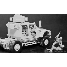 MB 1:35 35170 "Man Down!" US MODERN ARMY, MIDDLE EAST, PRESENT DAY