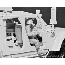MB 1:35 35170 "Man Down!" US MODERN ARMY, MIDDLE EAST, PRESENT DAY