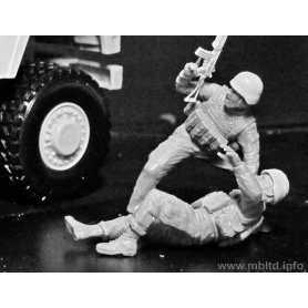 MB 1:35 35170 "Man Down!" US MODERN ARMY, MIDDLE EAST, PRESENT DAY