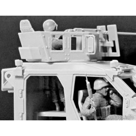 MB 1:35 35170 "Man Down!" US MODERN ARMY, MIDDLE EAST, PRESENT DAY