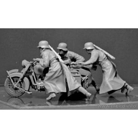 MB 1:35 35178 German motorcyclists, WWII II era