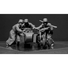 MB 1:35 35178 German motorcyclists, WWII II era