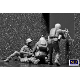 MB 35193 Under fire. Modern US infantry
