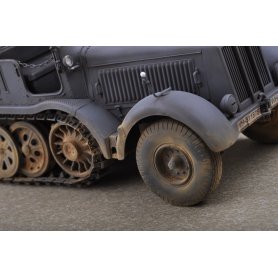 Trumpeter 1:35 Sd.Kfz.8 Schwerer Zugkraftwagen 12t