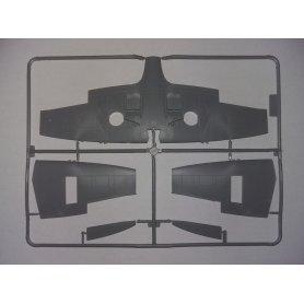 ICM 48060 Spitfire Mk.IXc Beer delivery