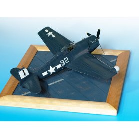 Eureka XXL WWII USN Aircraft Carrier Deck 1:48