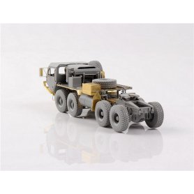 Modelcollect 1:72 M983A2 HEMTT i MAZ 7410