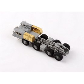 Modelcollect 1:72 M983A2 HEMTT i MAZ 7410