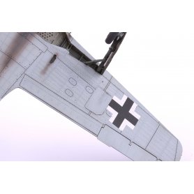 Eduard 1:48 Focke Wulf Fw-190A wczesna wersja ROYAL CLASS