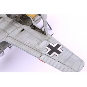 Eduard 1:48 Focke Wulf Fw-190A wczesna wersja ROYAL CLASS
