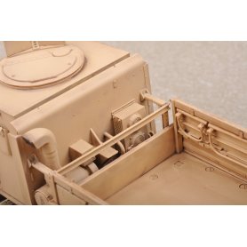 Trumpeter 1:35 M1083 MTV / ARMOR CAB