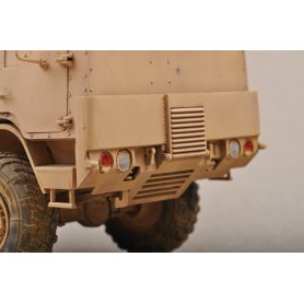 Trumpeter 1:35 M1083 MTV / ARMOR CAB