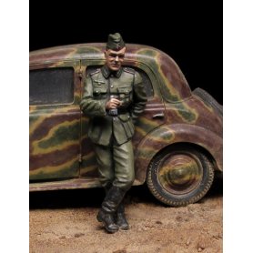 Mini Art 35256 Germ. Soldiers w/fuel drums Sp.Edit