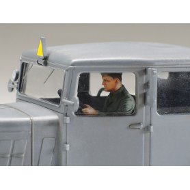 Tamiya 32593 German Heavy Tractor SS-100