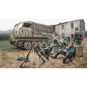 I6549 1:35 STEYR RSO/1 with GERMAN SOLDIERS