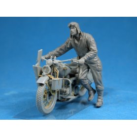 Mini Art 35182 Us Soldier Pushung Motorcycle