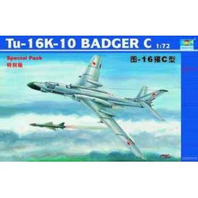 Trumpeter 01613 Tu-16K-10 Badger C
