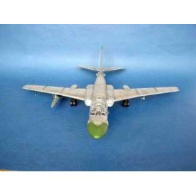 Trumpeter 01613 Tu-16K-10 Badger C
