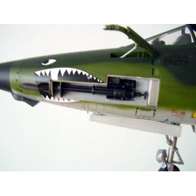 Trumpeter 1:32 Republic F-105G Thunderchief
