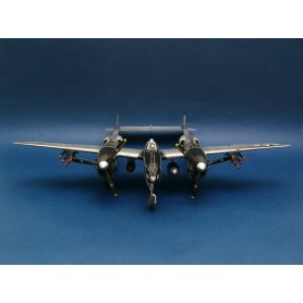 Trumpeter 1:32 Lockheed P-38L-5-L0 Lightning