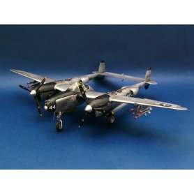 Trumpeter 1:32 Lockheed P-38L-5-L0 Lightning