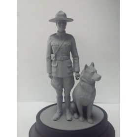 ICM 1:16 RCMP FEMALE OFFICER WITH DOG
