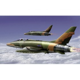 Trumpeter 01650 1/72 F-100F S.Sabre