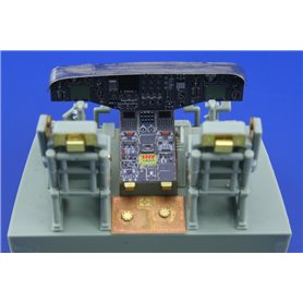 Eduard CH-53E interior ACADEMY/MRC