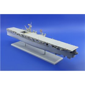 Eduard 1:350 USS Independence CVL-22 dla Dragon