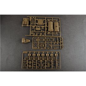 Trumpeter 01104 Jiefang CA-30 fuel truck