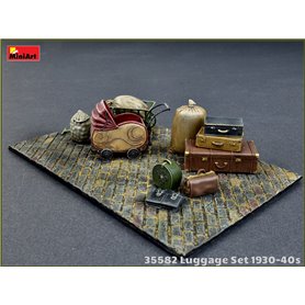 Mini Art 35582 1/35 Luggage Set 1930-40s