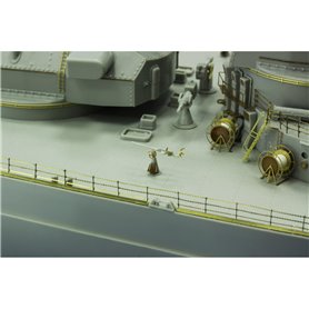 Eduard 1:200 Relingi do Bismarck dla Trumpeter / cz.3