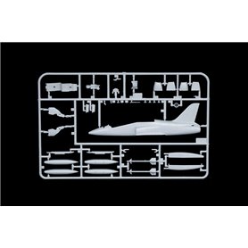 Italeri 1:72 Hawk T1