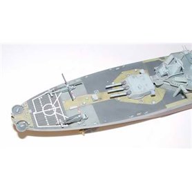 Trumpeter 1:700 USS Missouri BB-63 / 1991