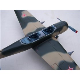 Ark Models 48046 Yakovlev Yak-54 of Yak52 + resin