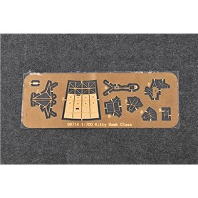 Trumpeter 1:700 USS Kitty Hawk CV-63