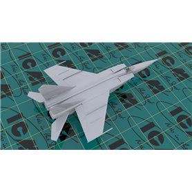 ICM 1:72 MiG-25 RBT