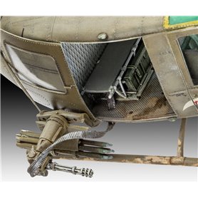 Revell 04960 Bell UH-1C 1/35