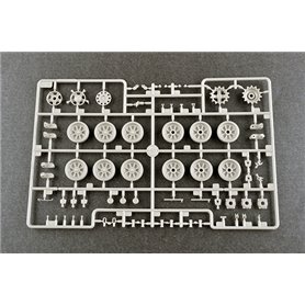 Trumpeter 1:35 T-72A Model 1983 MBT
