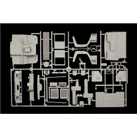 Italeri 1:24 Iveco Turbostar190.42 CANVAS WITH ELEVATOR