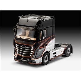 Revell 1:24 Mercedes-Benz Actros