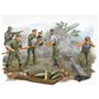 Trumpeter German Field Howitzer Gun Crew (on firing) - 1:35