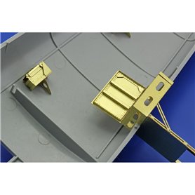 Eduard BIG ED 1:32 B-25J dla HK Models