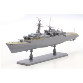 Dragon 7122 H.M.S. Antelope Type 21 Frigate  1/700
