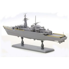 Dragon 7122 H.M.S. Antelope Type 21 Frigate  1/700