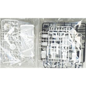 Aoshima 05667 1/24 Mitsubishi PE8W Delica Space