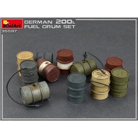 Mini Art 35597 German 200l Fuel drum set WWII
