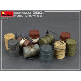 Mini Art 35597 German 200l Fuel drum set WWII